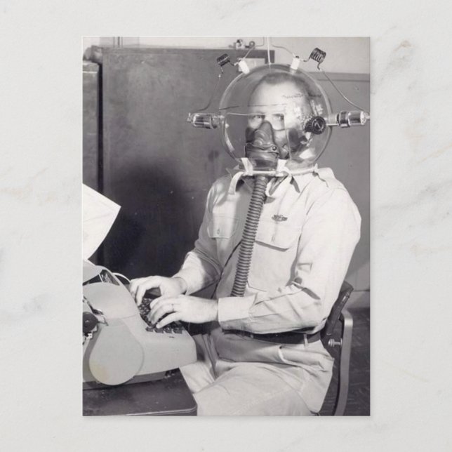 Carte Postale Homme au masque à gaz rétro (Devant)