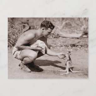 Carte Postale Homme avec Baby Kangaroo