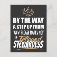 Hôtesse de l'air tatouée est le summum de l'attrai