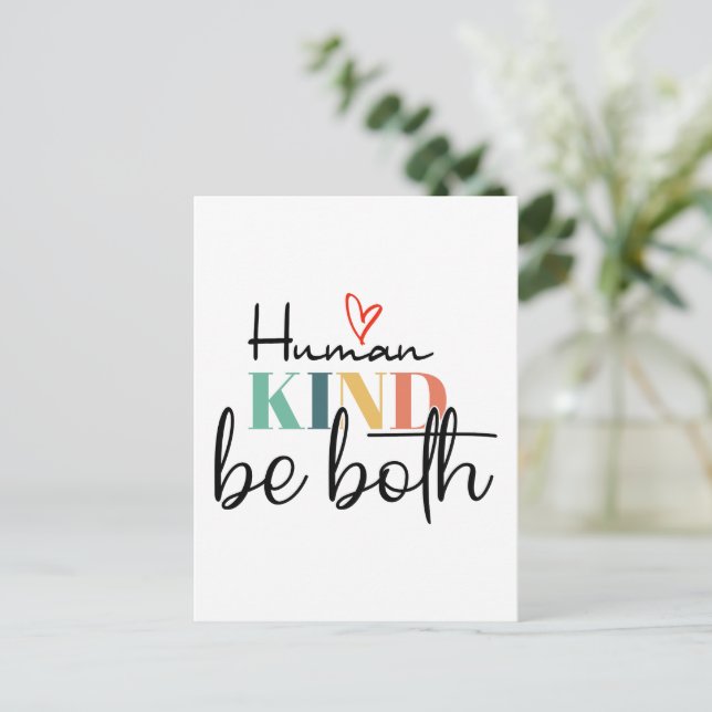 Carte Postale Humankind be two shirt, Kindness Shirt, Be Kind (Debout devant)