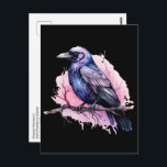 Carte Postale Illustration de corbeau noir sur une branche<br><div class="desc">Une carte postale avec l'image d'un corbeau noir aux ailes roses violettes. Une éclaboussure d'aquarelle rose derrière cet oiseau mystique charmant.</div>