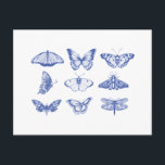 Carte Postale Illustrations de papillon vintage en bleu<br><div class="desc">Carte postale simple avec une illustration vintage de beaux papillons en bleu.</div>