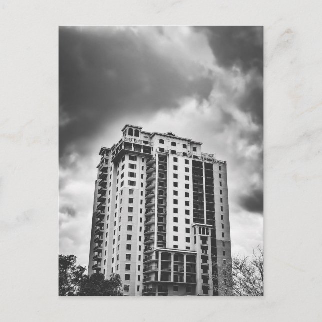 Carte Postale Immeuble haut de gamme noir et blanc (Devant)