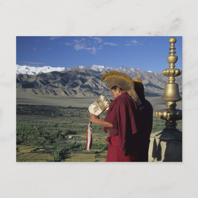 Carte Postale Inde, Ladakh, Thikse. Moine bouddhiste souffle (Devant)