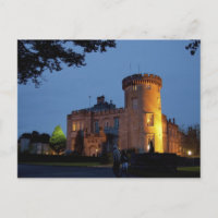 Irlande, le château de Dromoland éclairé au crépus