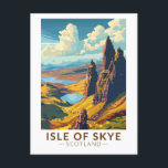 Carte Postale Isle of Skye Scotland Travel Art Vintage<br><div class="desc">Modèle de déplacement vectoriel rétro Isle of Skye. L'île de Skye,  reliée par un pont à la côte nord-ouest de l'Écosse,  est connue pour ses paysages accidentés,  ses villages de pêcheurs pittoresques et ses châteaux médiévaux.</div>