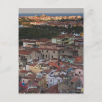Italie, Sardaigne, Bosa. Vue de la ville depuis Ca
