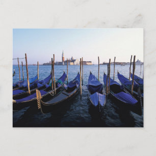 Carte Postale Italie, Vénétie, Venise, Rangée de Gondolas et San