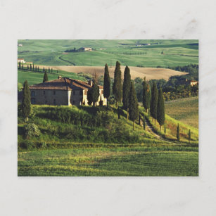 Carte Postale Italie. Villa toscane pastorale à Val d'Orcia.