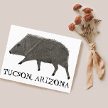 Carte Postale Javelina TUCSON Désert Peccaire Animale Sauvage Na<br><div class="desc">Customisez cette jolie carte javelina en ajoutant votre propre texte. Consultez mon magasin pour en savoir plus ! Si vous l'achetez,  merci ! N'oubliez pas de partager une photo sur Instagram de celle-ci en action et de m'étiqueter @shoshannahscribbles :)</div>