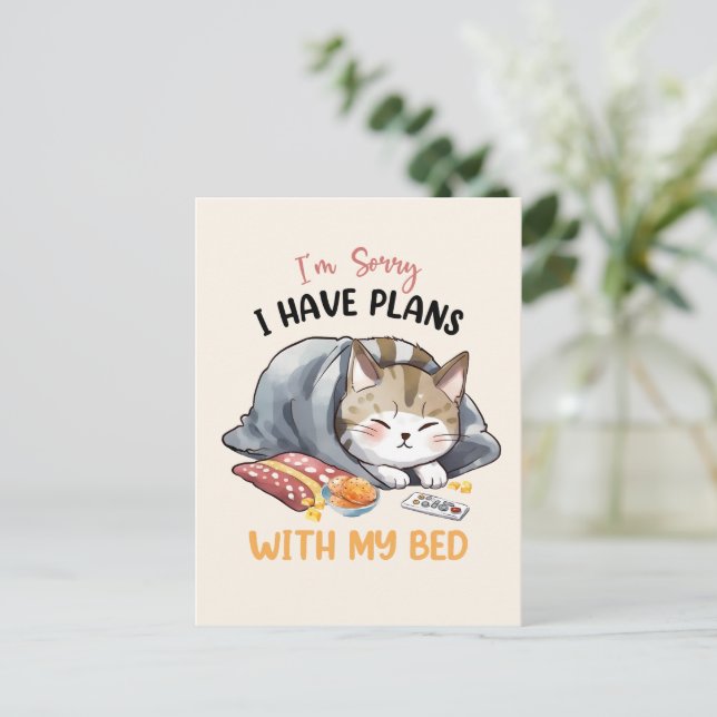 Carte Postale Je suis désolé, j'ai des plans avec mon lit - Chat (Debout devant)