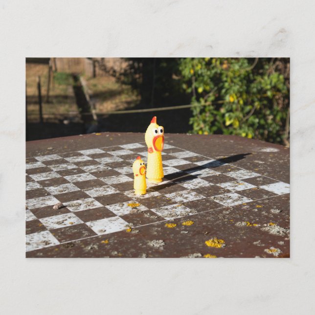 Carte Postale Jeu d'échecs au poulet en caoutchouc (Devant)