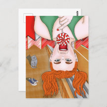 Jeune fille à tête rouge au stade. Fille coquine