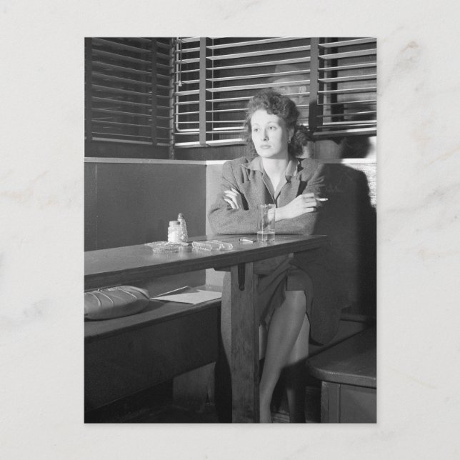 Carte Postale Jeune fille solitaire dans un bar, 1943 (Devant)