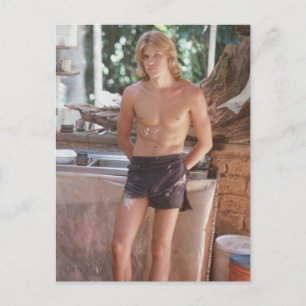 Carte Postale Jeune homme en short