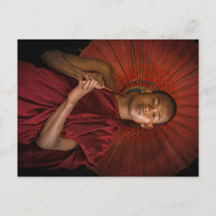 Carte Postale Jeune moine dans les temples de Bagan Postcarte