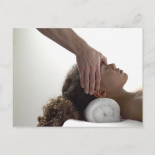 Carte Postale Jeunes femmes bénéficiant d'un massage