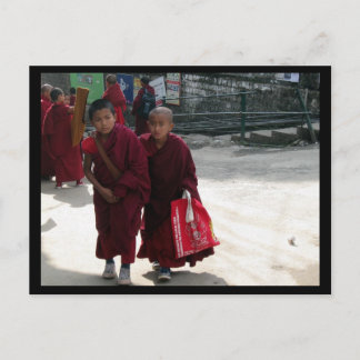 Carte Postale Jeunes moines bouddhistes tibétains, Dharamsala, I