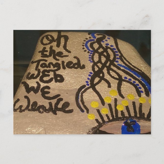 Carte Postale Joli Petit Rocher Peint Toile Que Nous Tissons (Devant)