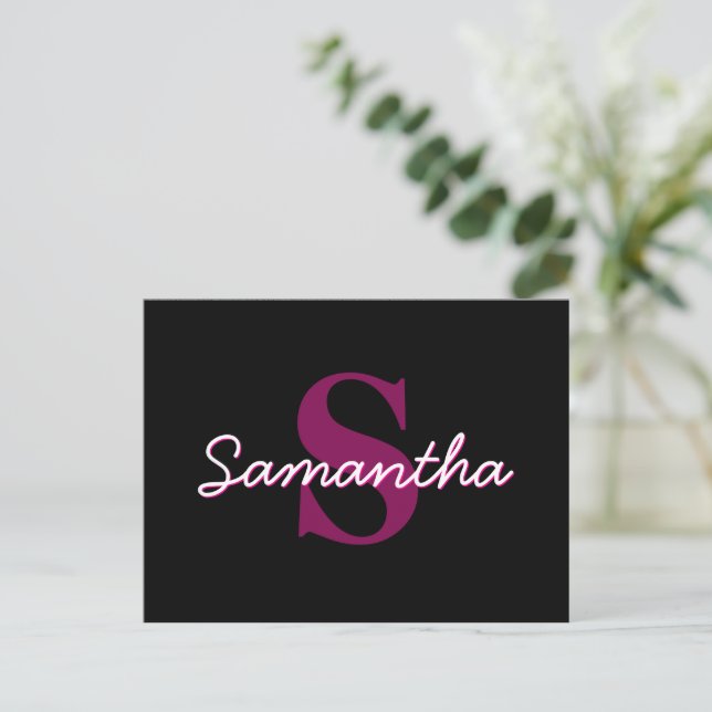 Carte Postale Joli script personnalisable rose et noir monogramm (Debout devant)