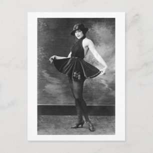 Carte Postale Jolie fille dansante, années 1910