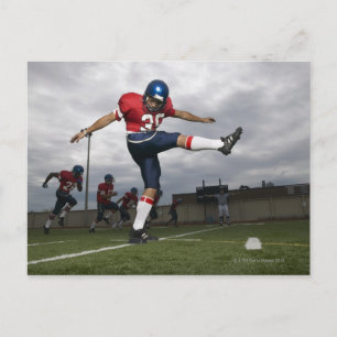Carte Postale Joueur de football Kicking Football 2