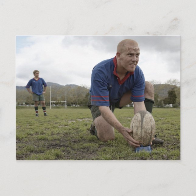 Carte Postale Joueur de rugby positionnement balle sur terrain d (Devant)