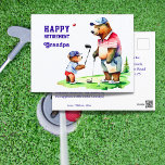Carte Postale Joyeux grand-père de retraite sur le thème du golf<br><div class="desc">Bonne retraite grand-pa golf carte postale thématique,  mignon grand-père ours et un ourson petit jouer au golf,  appréciation présente à grand-parent d'un garçon</div>