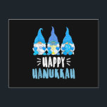 Carte Postale Joyeux Hanoukka Gnomes Juif Gnome Lover Chanukah<br><div class="desc">Gnomes Thanksgiving Halloween Joyeux Noël et Happy Hallothanksmas tenue est un cadeau pour les garçons,  filles,  enfants,  maman,  papa,  grand-mère,  hommes,  femmes,  enseignant. Octobre,  novembre Et décembre,  Mélange d'hiver et d'automne ! Célébrez les vacances avec vos amis et votre famille</div>