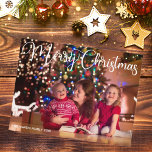 Carte Postale Joyeux Noël Élégant Script blanc superposition pho<br><div class="desc">Elégante carte postale photo Joyeux Noël avec belle typographie cursive en blanc. Cette carte postale de famille de vacances moderne présente un script magnifique et votre nom en blanc sur l'image de fond saigné. Carte postale de vacances festive et minimaliste.</div>