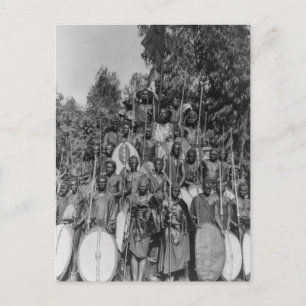 Carte Postale Kavirondos avec Spears et Boucliers