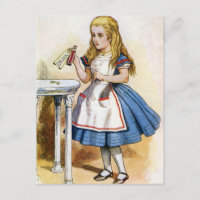 La Bouteille A Dit "Buvez-Moi", Alors Alice L'A Fa