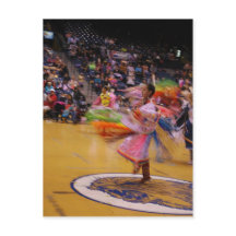 La Danse des plumes du PowWow du tour des dames