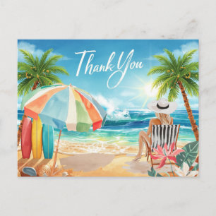 Carte Postale La fille de la plage est assise à la plage en trai