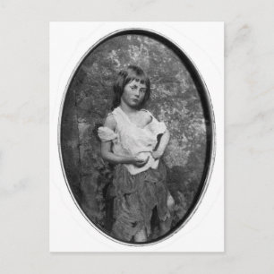 Carte Postale La mendiante / Alice Liddell ~ 1859