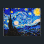 Carte Postale La nuit étoilée par Vincent Van Gogh<br><div class="desc">Vincent Van Gogh La Nuit Étoile. Il s'agit d'un ancien chef-d'oeuvre du peintre-maître néerlandais Vincent Van Gogh.Cette peinture de paysage d'art raffiné a une belle,  vibrante,  couleur saturée. Vincent Van Gogh était un peintre impressionniste de poste hollandais. Cette image est du domaine public</div>
