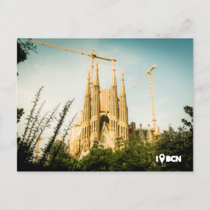 Carte Postale La Sagrada Familia de Gaudi avec le drapeau de la 