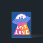 Carte Postale L'AMOUR EST L'AMOUR Aliens vaisseau spatial coloré<br><div class="desc">Ajoutez votre propre texte ou utilisez-le en tant qu'art mural dans un cadre ou collé à un corkboard. Ce serait amusant pour une chambre, comme une carte postale d'anniversaire, ou pour égayer la journée de quelqu'un! Vous pouvez choisir vous-même une couleur arrière - plan. Consultez ma boutique pour trouver d'autres...</div>