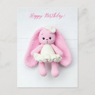 Carte Postale Lapin au crochet rose en robe blanche Joyeux Anniv
