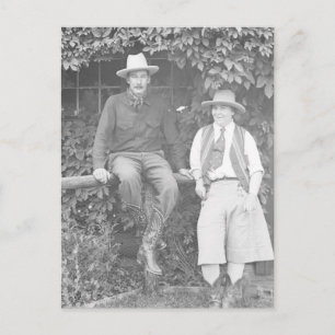 Carte Postale Larry Larom et une pose de femmes