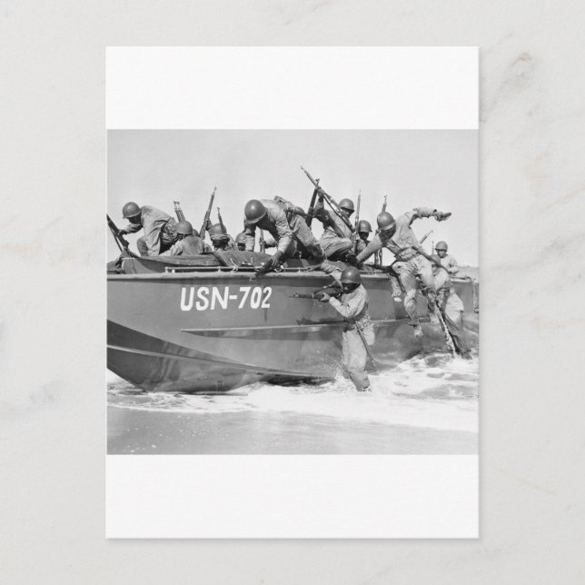 Carte Postale L'assaut de la plage, années 1940 (Devant)