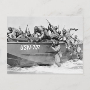 Carte Postale L'assaut de la plage, années 1940