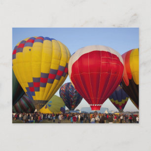 Carte Postale Launching hot air balloons
