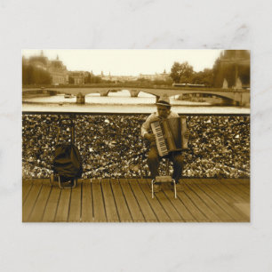 Carte Postale Le joueur d'accordéon - Pont des Arts, Paris