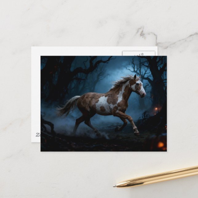 Carte Postale Le Pinto Mustang dans la forêt hantée (Devant/Arrière en situation)