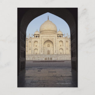 Carte Postale le Taj Mahal encadré dans la porte Mehmankhana
