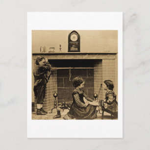 Carte Postale Les bas étaient suspendus par la Cheminée avec soi