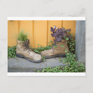 Carte Postale Les bottes Recyclées font de bons planteurs