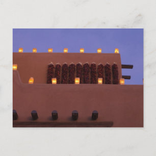 Carte Postale Les farolitos traditionnels illuminent les structu