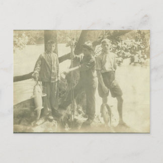 Carte Postale Les garçons Pêchent la rivière verte